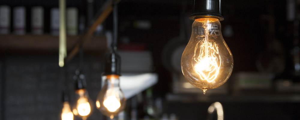Les tarifs de l'électricité augmentent en août 2023 pour les petites entreprises